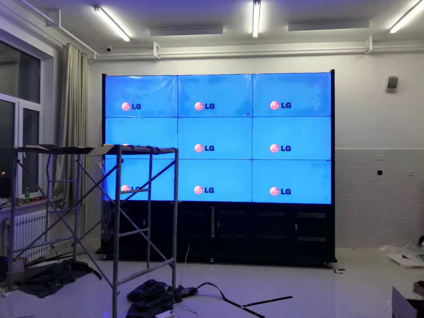 内蒙某学校拼接屏项目