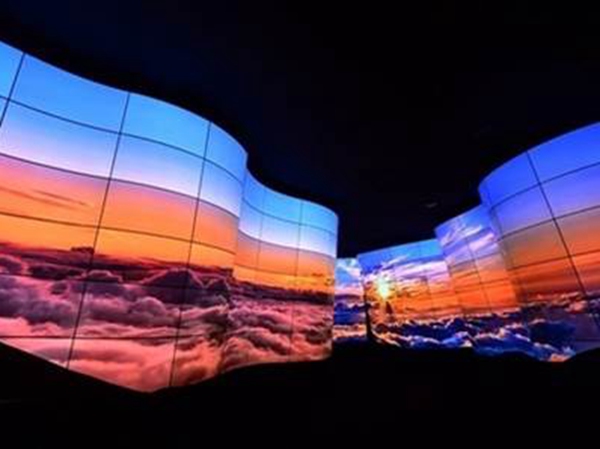 OLED拼接屏的应用