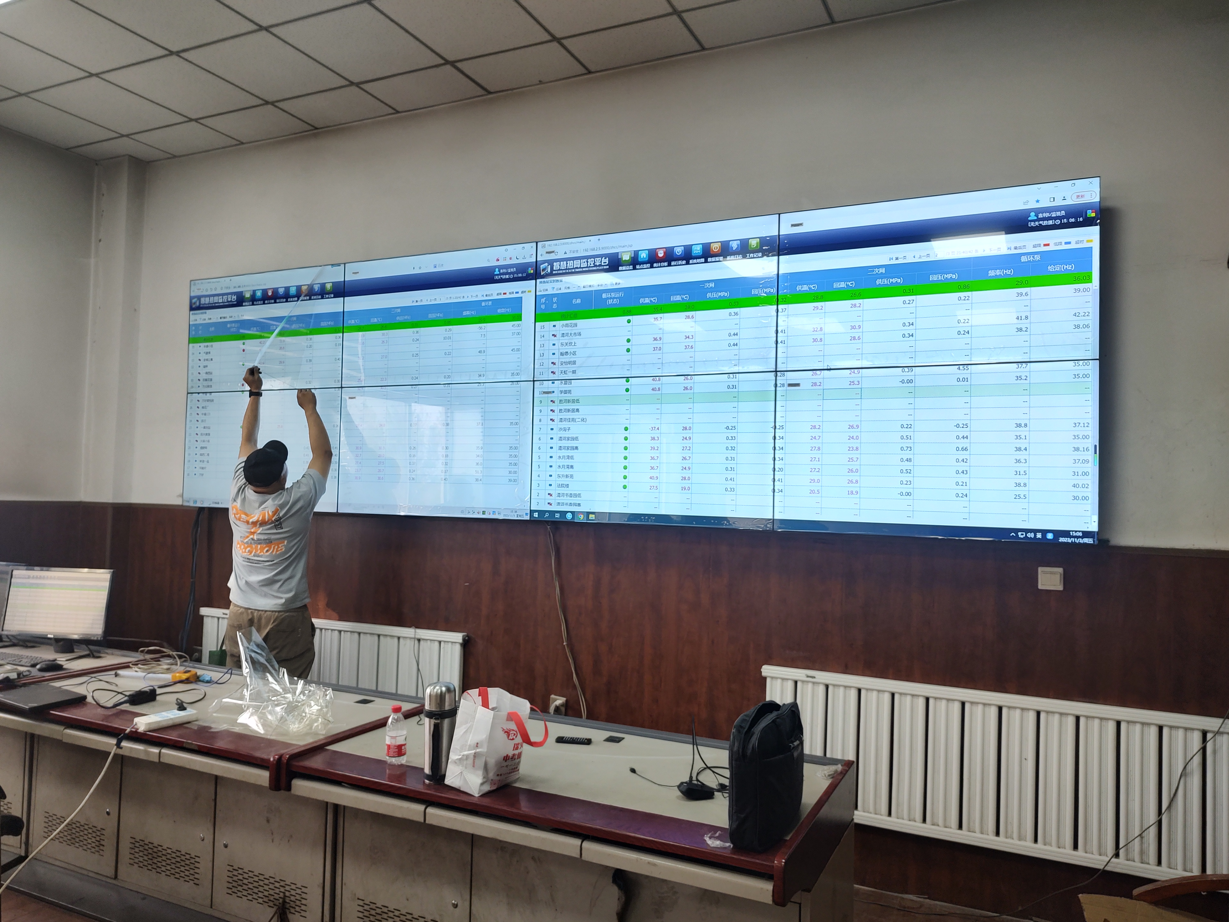 盖州某单位8块55寸3.5mm拼接屏
