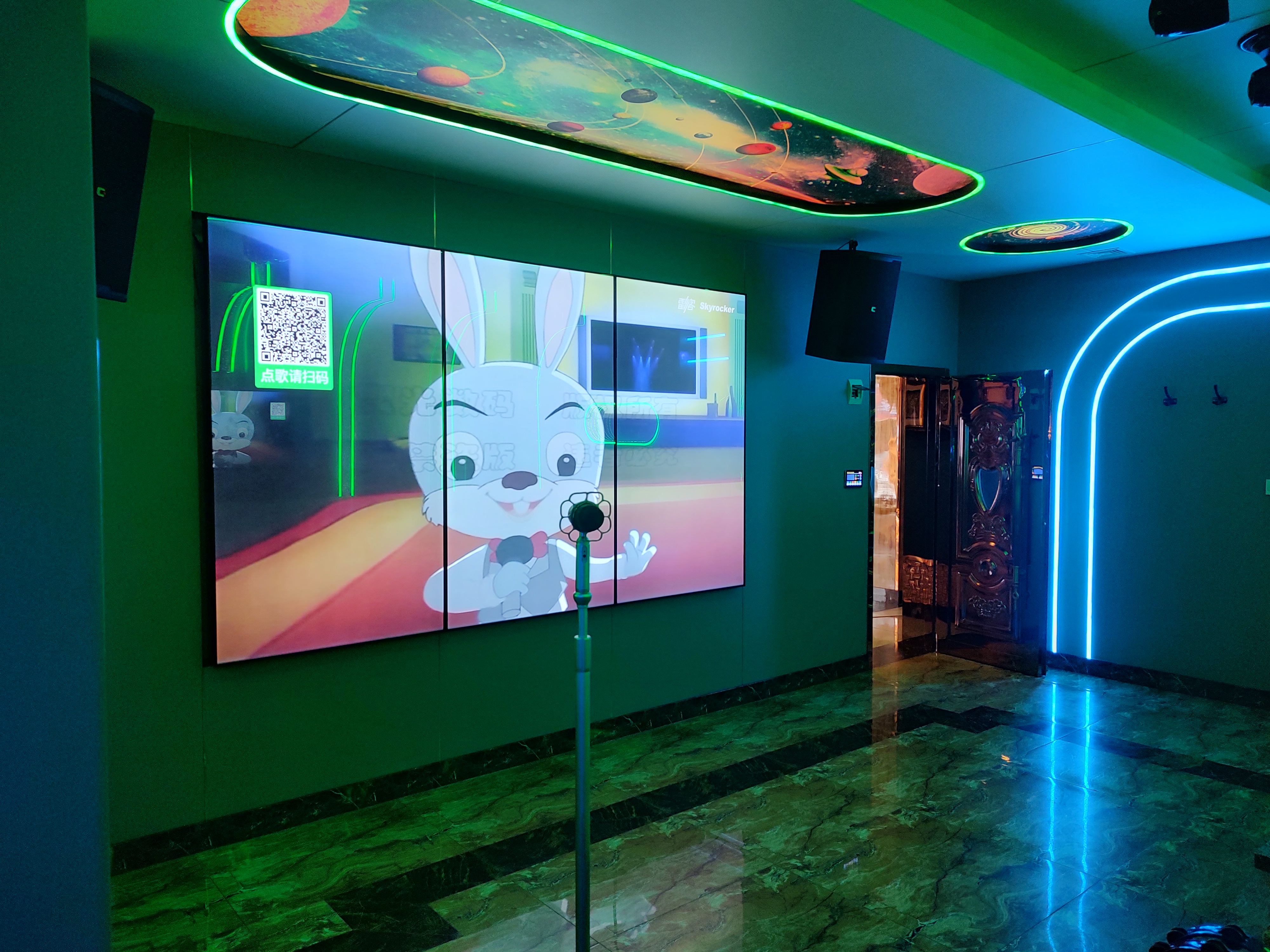 沈阳某KTV拼接屏项目