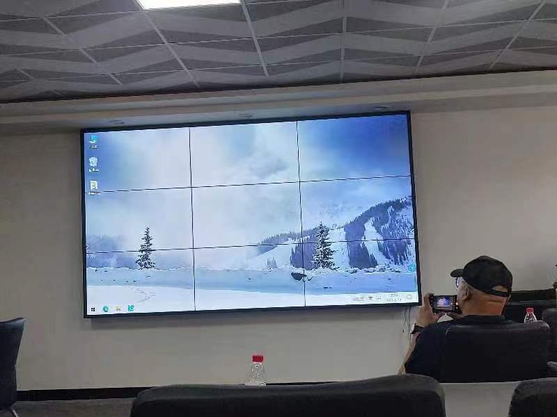 沈阳某公司55寸3.5拼缝拼接屏