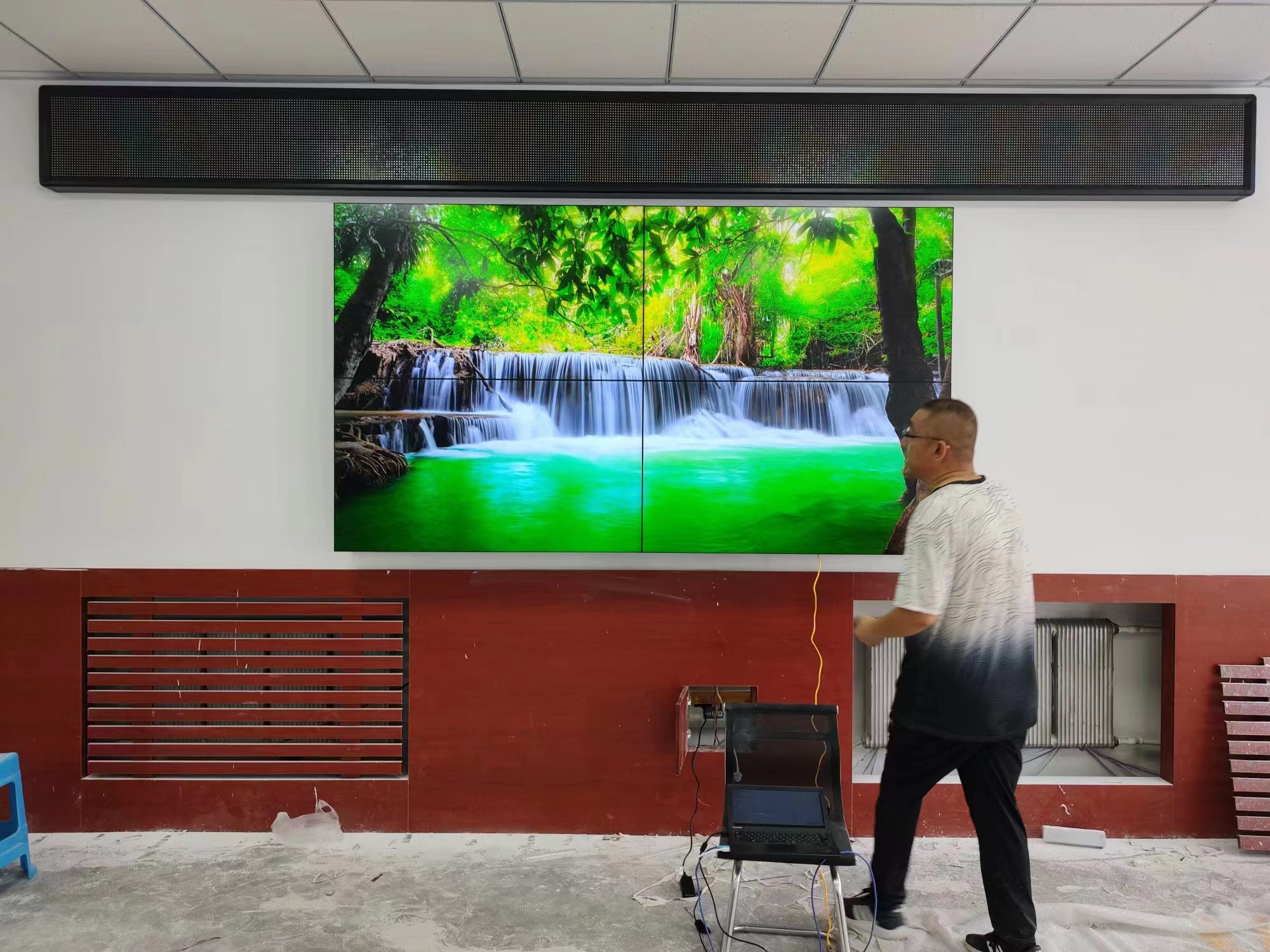 铁岭某公司4快3.5mm拼接屏项目