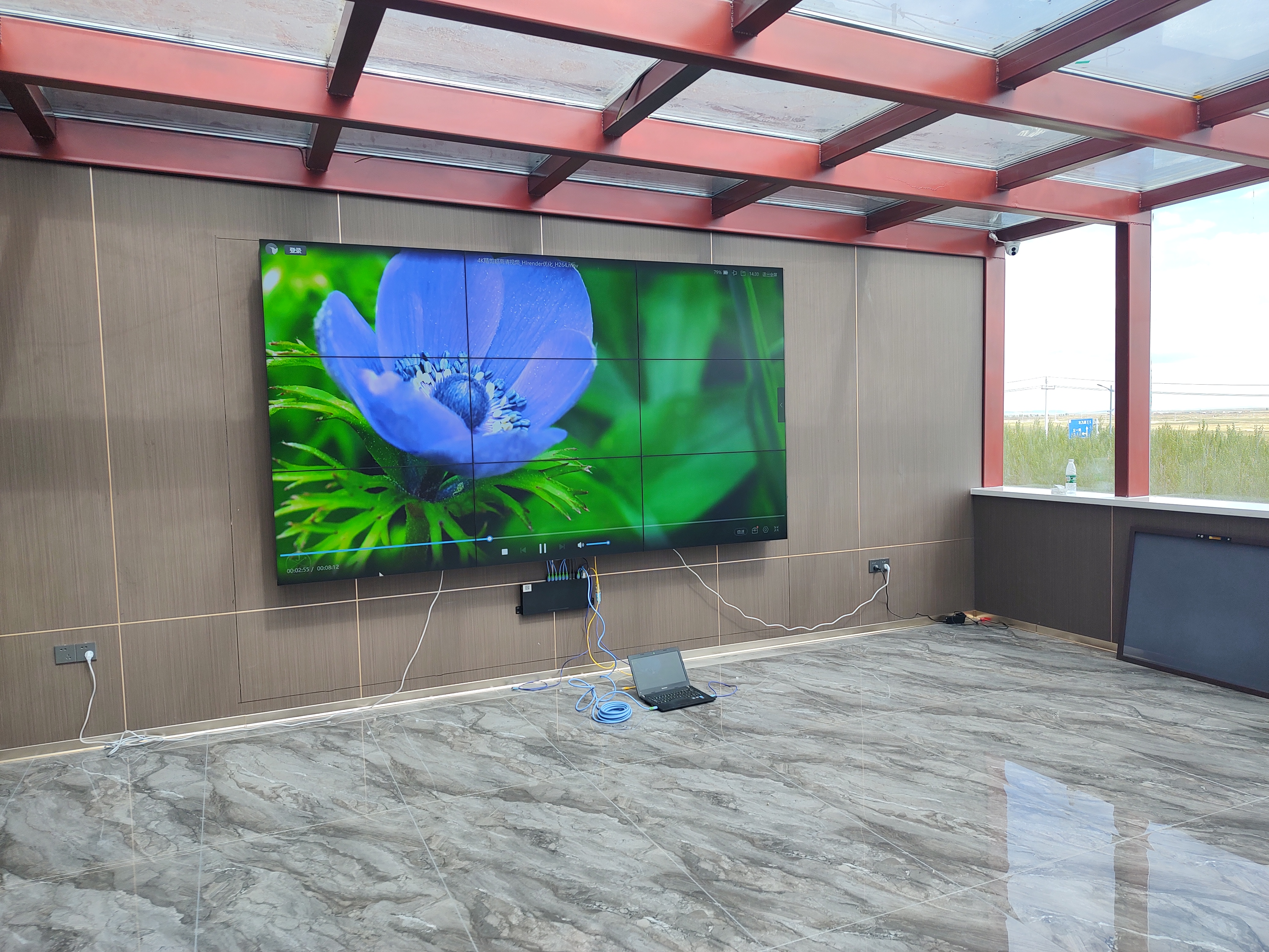 锡林郭勒盟某单位9块46寸1.7拼缝拼接屏安装调试完毕