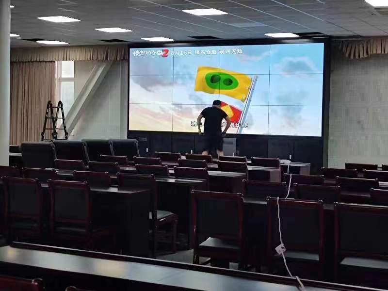 沈阳某教育机构12快3.5拼接屏项目