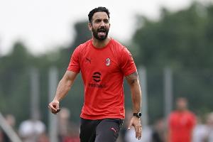 记者：米兰必须立刻砸钱引进主力，哪怕要承担账面上的亏损