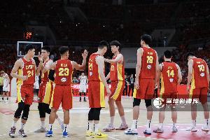 媒体人谈男篮：就现在这身体&精神状态 都不敢想10天后的世预赛