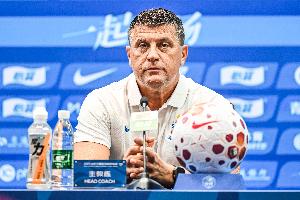 记者：米洛耶维奇首秀被上了残酷一课，需尽快了解队员了解中超