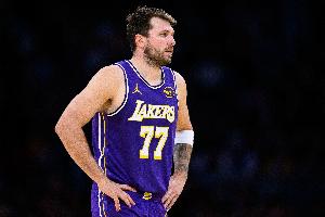 名记：迎接东契奇的管理层大半离开 巨星最看重的稳定性不复存在